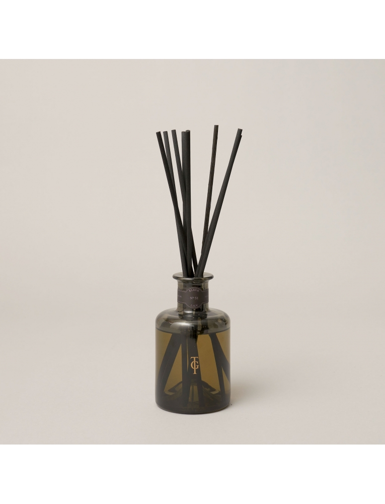 Namų kvapas True Grace BLACK LILLY Nr.51 200ml Manor difuzorius Namų kvapas True Grace BLACK LILLY Nr.51 200ml Manor difuzorius